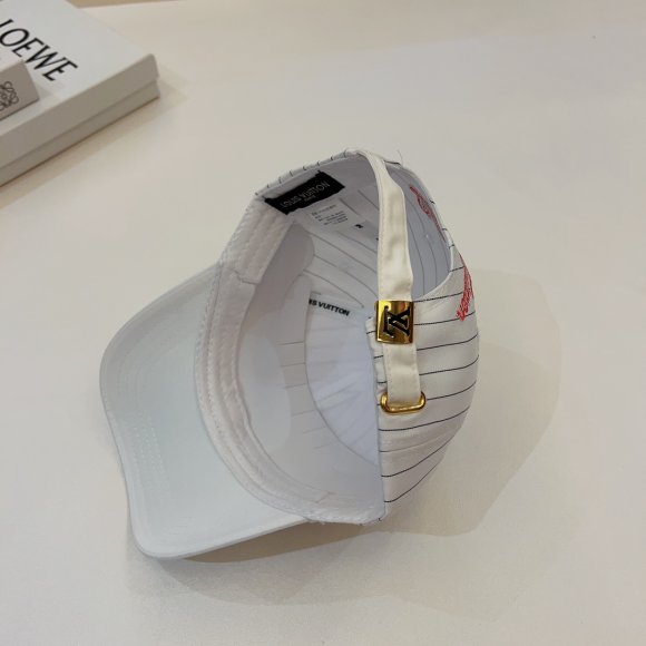 Louis Vuitton - Бейсболка кепка AO_2304LV2