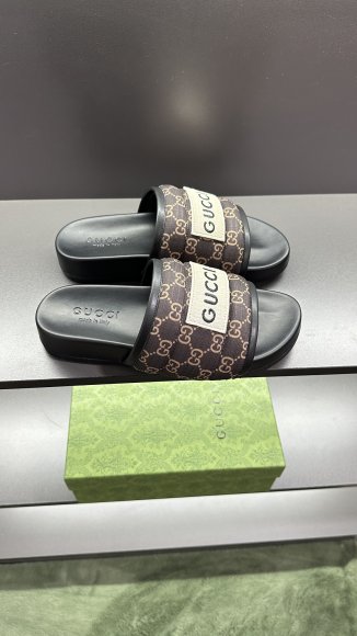 Gucci - Мужские шлепанцы сланцы A1_0706GU2 Gucci - Мужские шлепанцы сланцы A1_0706GU2