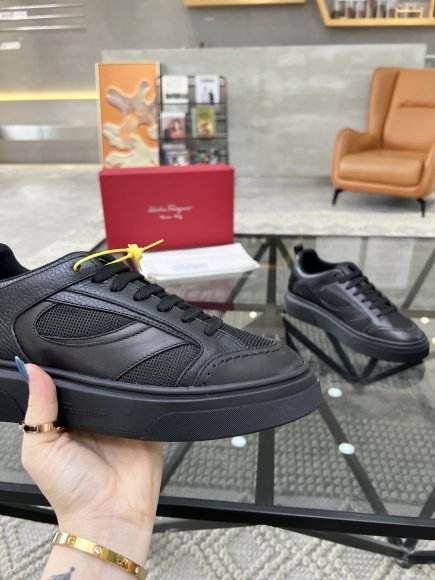 Salvatore Ferragamo - Мужские кроссовки RU_0705SF10