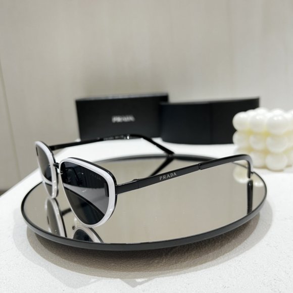 Prada Солнцезащитные очки GL_0502PR1