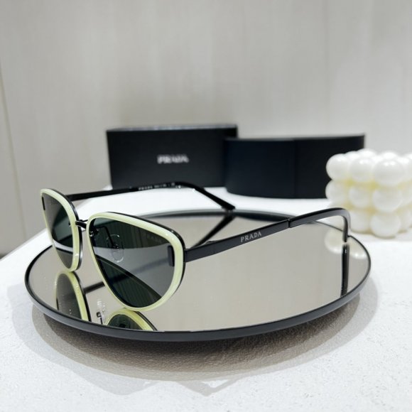 Prada Солнцезащитные очки GL_0502PR1