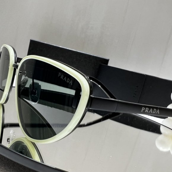 Prada Солнцезащитные очки GL_0502PR1