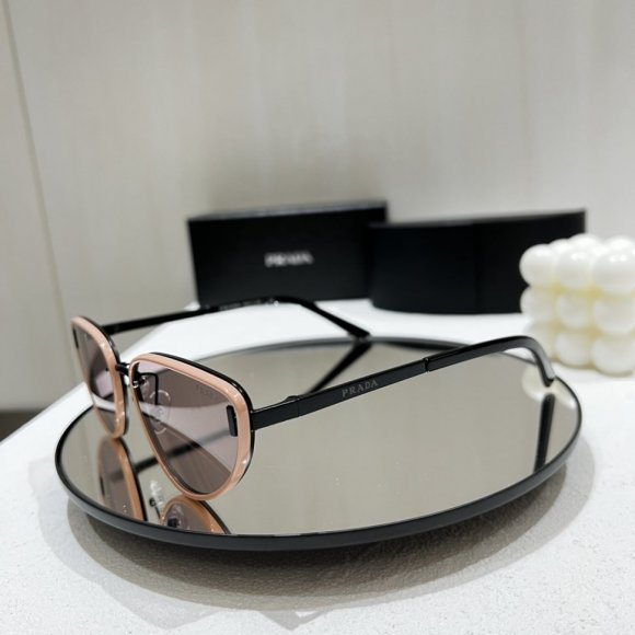 Prada Солнцезащитные очки GL_0502PR1