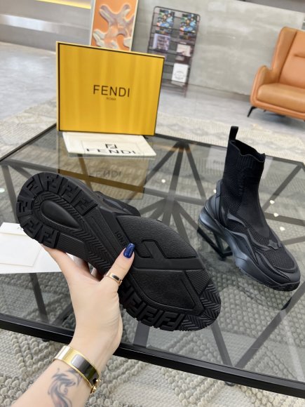 Fendi - Женские кроссовки ботинки ED_3110FE1W