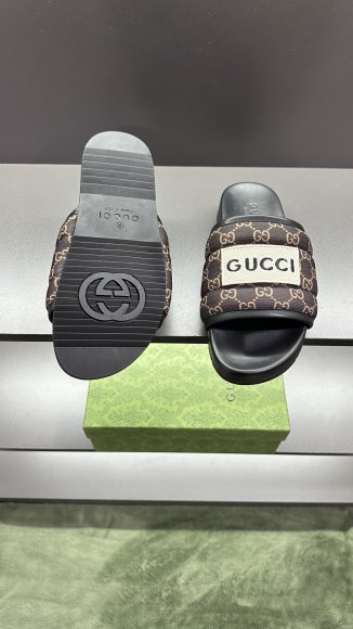 Gucci - Женские шлепанцы сланцы A1_0706GU2W