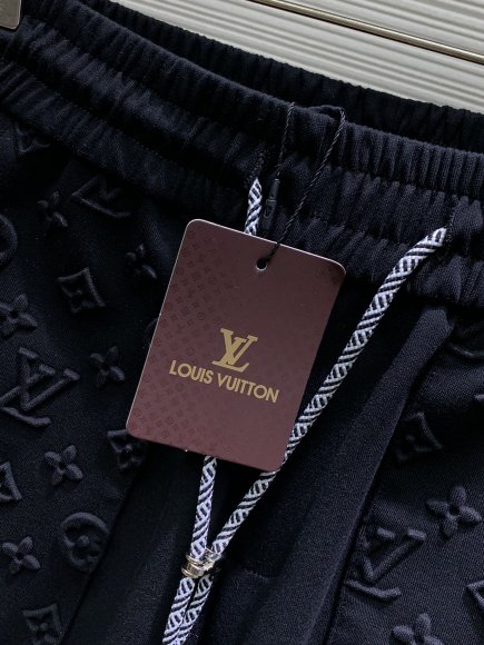 Louis Vuitton - Мужские шорты TI_1207LV7 Louis Vuitton - Мужские шорты TI_1207LV7