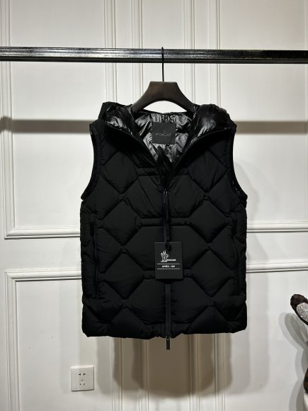 Moncler - Мужской жилет пуховик KN_1811MO2