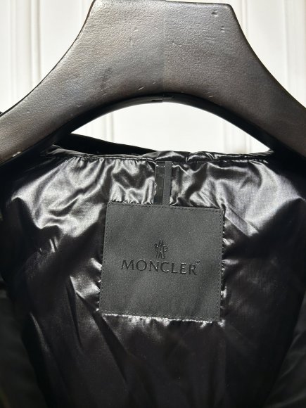 Moncler - Мужской жилет пуховик KN_1811MO2