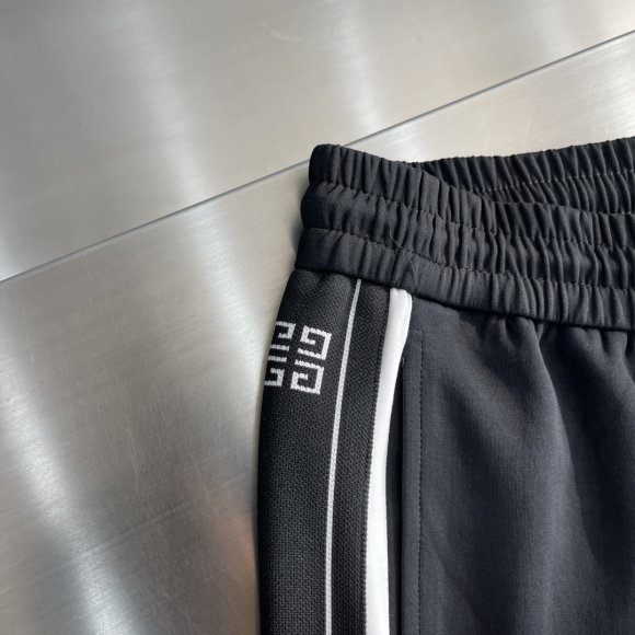 Givenchy - Мужские спортивные штаны TJ_0212GI2 Givenchy - Мужские спортивные штаны TJ_0212GI2