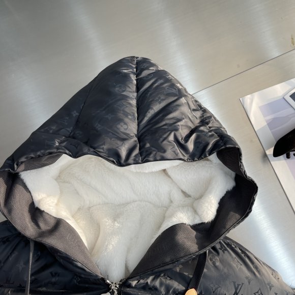 Louis Vuitton - Мужская куртка пуховик AH_1812LV8 Louis Vuitton - Мужская куртка пуховик AH_1812LV8