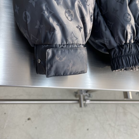 Louis Vuitton - Мужская куртка пуховик AH_1812LV8 Louis Vuitton - Мужская куртка пуховик AH_1812LV8