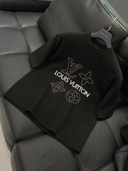 Louis Vuitton - Мужская футболка майка TI_1002LV8 Louis Vuitton - Мужская футболка майка TI_1002LV8