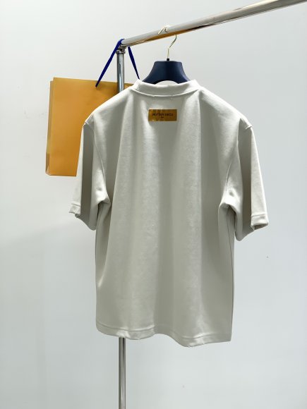 Louis Vuitton - Мужская футболка майка TI_1002LV8 Louis Vuitton - Мужская футболка майка TI_1002LV8