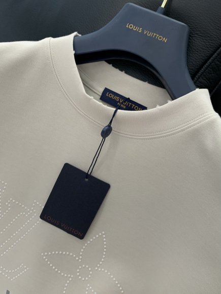 Louis Vuitton - Мужская футболка майка TI_1002LV8 Louis Vuitton - Мужская футболка майка TI_1002LV8