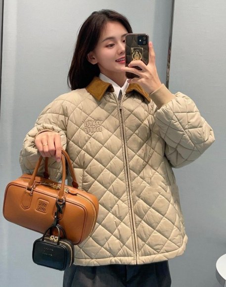 Miu Miu - Женская стеганая куртка ветровка YE_2309MM4 Miu Miu - Женская стеганая куртка ветровка YE_2309MM4