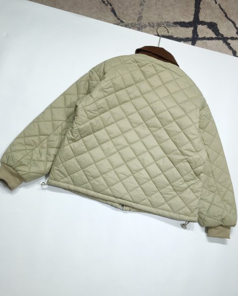 Miu Miu - Женская стеганая куртка ветровка YE_2309MM4 Miu Miu - Женская стеганая куртка ветровка YE_2309MM4