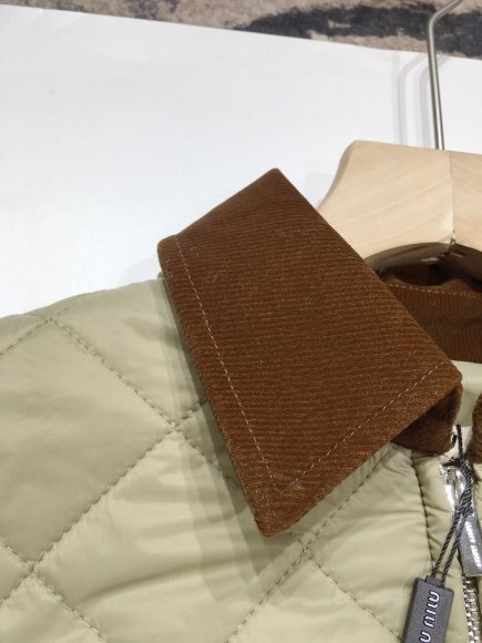 Miu Miu - Женская стеганая куртка ветровка YE_2309MM4 Miu Miu - Женская стеганая куртка ветровка YE_2309MM4