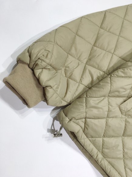 Miu Miu - Женская стеганая куртка ветровка YE_2309MM4 Miu Miu - Женская стеганая куртка ветровка YE_2309MM4