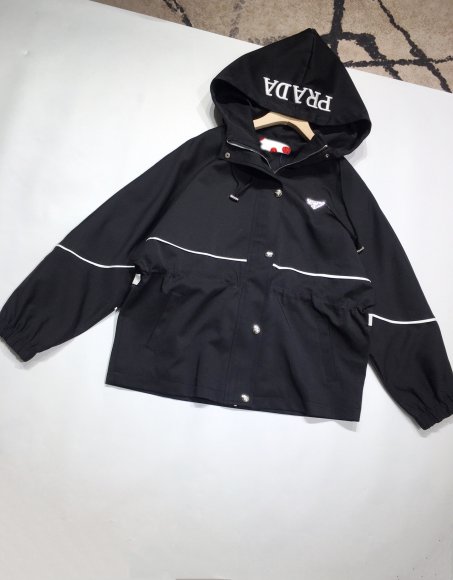 Prada - Женская куртка ветровка парка YE_2309PR5