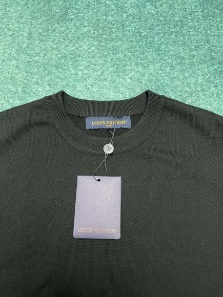 Louis Vuitton - Мужская футболка майка TI_1002LV9 Louis Vuitton - Мужская футболка майка TI_1002LV9