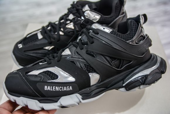 Balenciaga Track Sneaker 3 - Женские кроссовки PH_2206BA4W Balenciaga Track Sneaker 3 - Женские кроссовки PH_2206BA4W