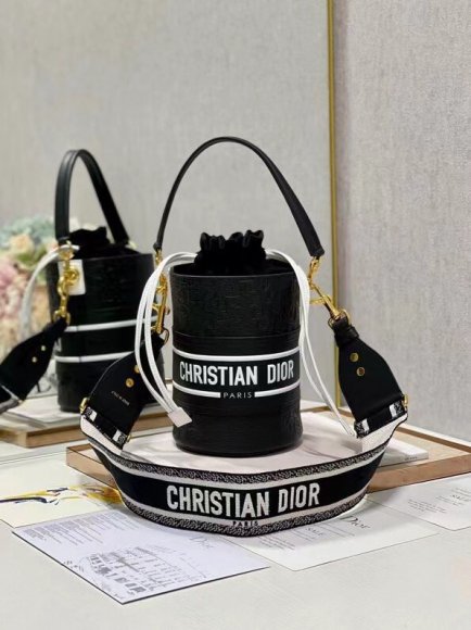 Dior Женская сумка DG_2303DI1 Dior Женская сумка DG_2303DI1