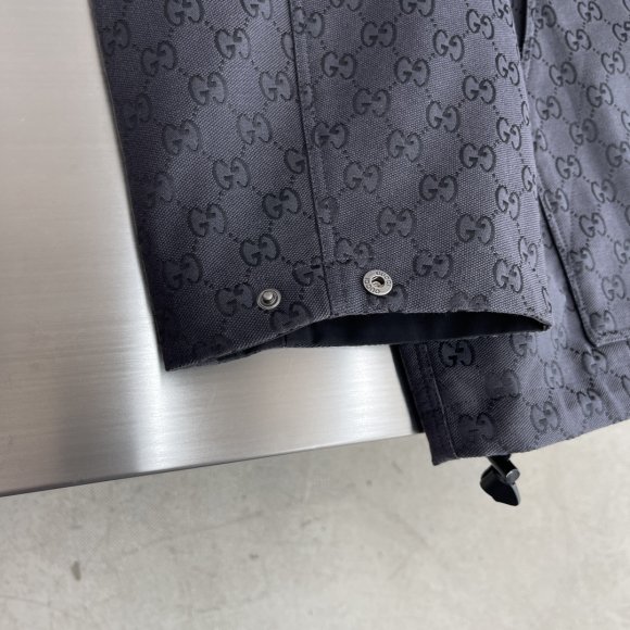 Gucci - Мужская двусторонняя куртка ветровка TJ_1508GU3 Gucci - Мужская двусторонняя куртка ветровка TJ_1508GU3