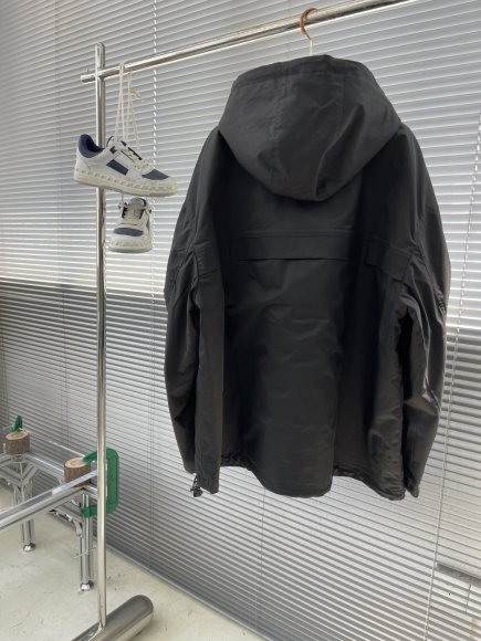 Gucci - Мужская двусторонняя куртка ветровка TJ_1508GU3 Gucci - Мужская двусторонняя куртка ветровка TJ_1508GU3