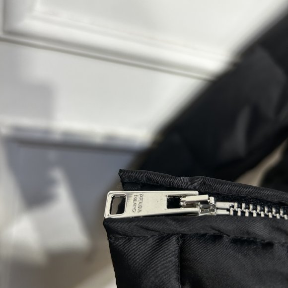 Prada - Мужская куртка пальто пуховик KN_1811PR5 Prada - Мужская куртка пальто пуховик KN_1811PR5