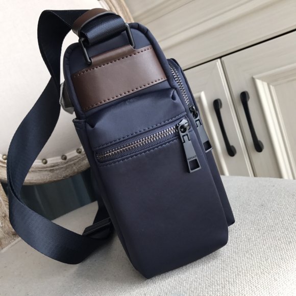 Versace Сумка мессенджер CN_0604VE8 Versace Сумка мессенджер CN_0604VE8