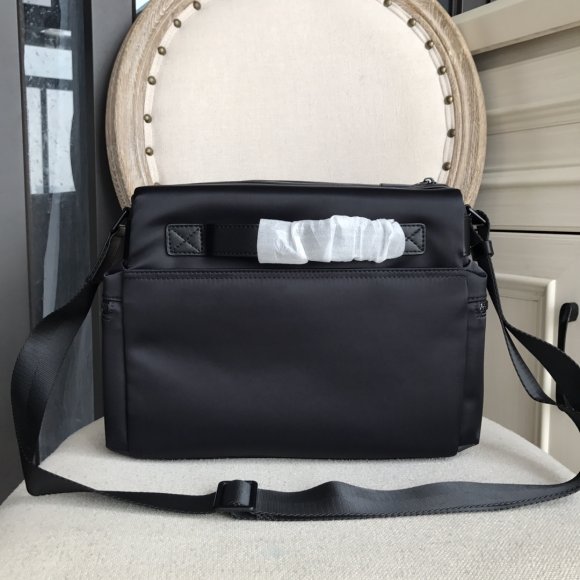 Versace Сумка мессенджер CN_0604VE8 Versace Сумка мессенджер CN_0604VE8