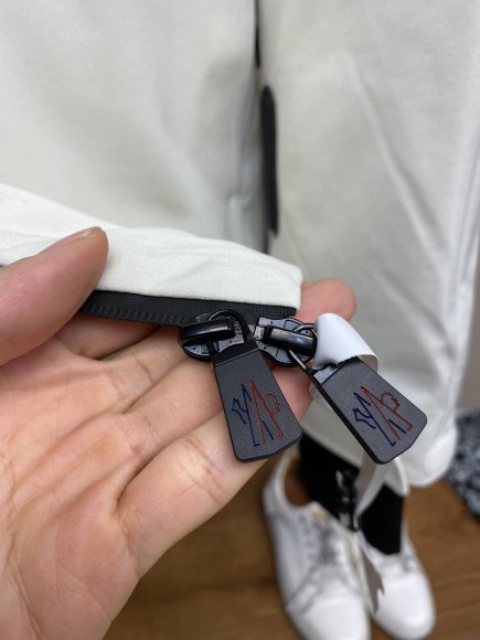 Moncler Grenoble - Мужская куртка пуховик DZ_1810MO3 Moncler Grenoble - Мужская куртка пуховик DZ_1810MO3