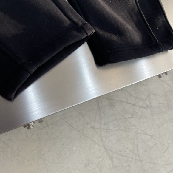 Louis Vuitton - Мужские утепленные спортивные штаны TJ_0212LV6 Louis Vuitton - Мужские утепленные спортивные штаны TJ_0212LV6