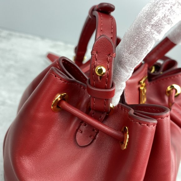 Burberry Женская сумка- кисет BU_1602BU5 Burberry Женская сумка- кисет BU_1602BU5