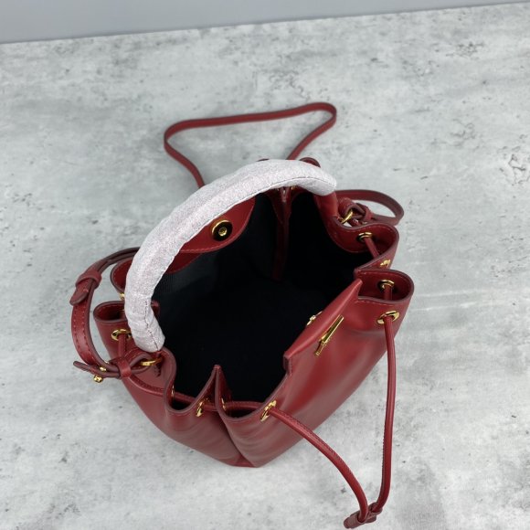 Burberry Женская сумка- кисет BU_1602BU5 Burberry Женская сумка- кисет BU_1602BU5