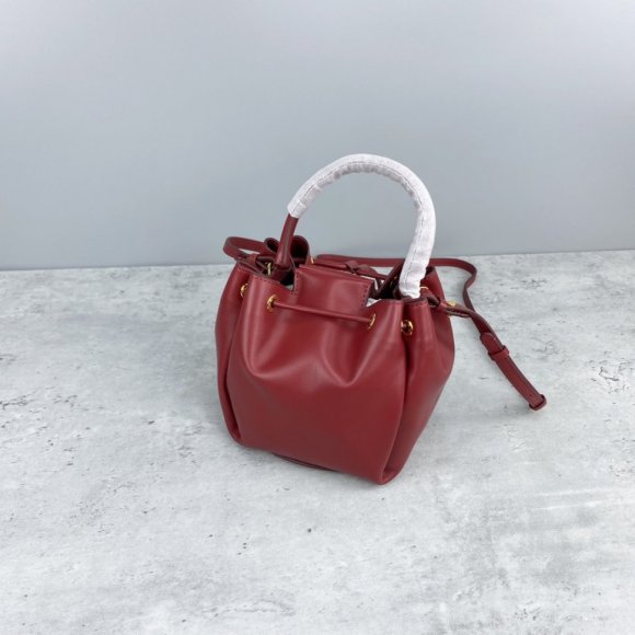 Burberry Женская сумка- кисет BU_1602BU5 Burberry Женская сумка- кисет BU_1602BU5