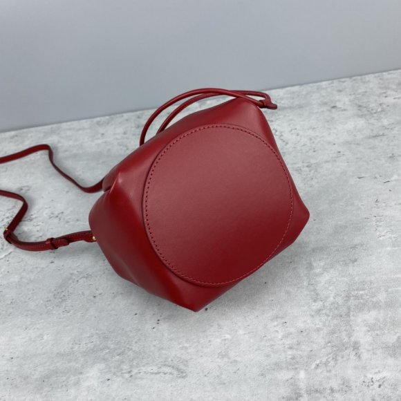 Burberry Женская сумка- кисет BU_1602BU5 Burberry Женская сумка- кисет BU_1602BU5