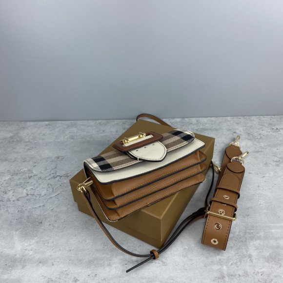 Burberry Женская сумка - мессенджер BU_3003BU1
