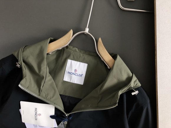 Moncler - Мужская куртка ветровка DZ_0108MO7