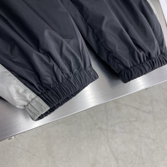 Prada - Мужские спортивные штаны (костюм куртка) TJ_1508PR5 Prada - Мужские спортивные штаны (костюм куртка) TJ_1508PR5
