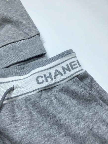 Chanel - Женский спортивный костюм YE_2309CH8