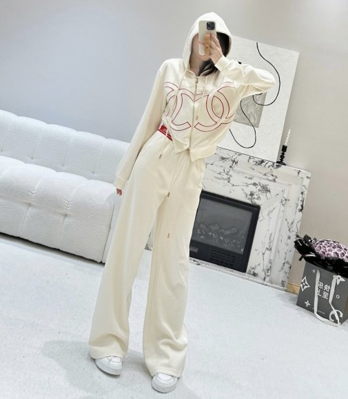 Chanel - Женский спортивный костюм YE_2309CH8