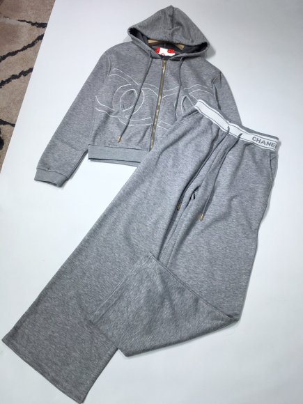 Chanel - Женский спортивный костюм YE_2309CH8
