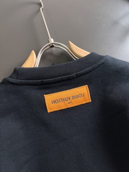 Louis Vuitton - Мужская кофта свитшот CF_0610LV8 Louis Vuitton - Мужская кофта свитшот CF_0610LV8