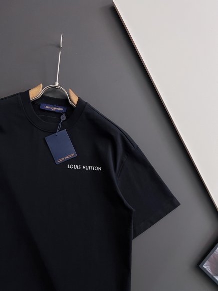 Louis Vuitton - Мужская футболка майка DZ_1202LV4 Louis Vuitton - Мужская футболка майка DZ_1202LV4