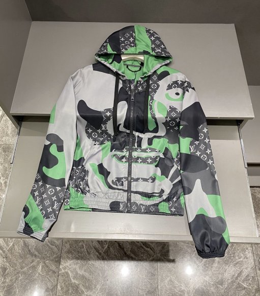 Louis Vuitton - Мужская куртка ветровка BP_0409LV7