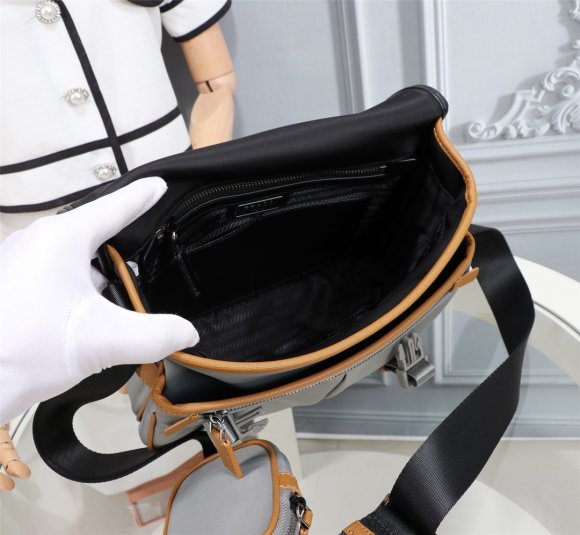 Prada Мужская сумка мессенджер CN_1104PR6 Prada Мужская сумка мессенджер CN_1104PR6