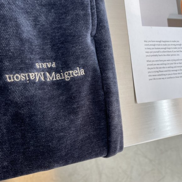 Maison Margiela MM6 - Мужские вельветовые спортивные штаны TJ_1912MM7 Maison Margiela MM6 - Мужские вельветовые спортивные штаны TJ_1912MM7
