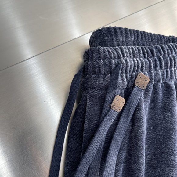 Maison Margiela MM6 - Мужские вельветовые спортивные штаны TJ_1912MM7 Maison Margiela MM6 - Мужские вельветовые спортивные штаны TJ_1912MM7