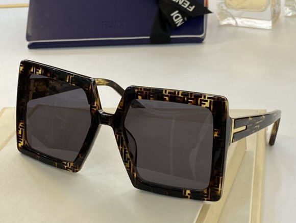 Fendi Солнцезащитные очки BO_1907FE4